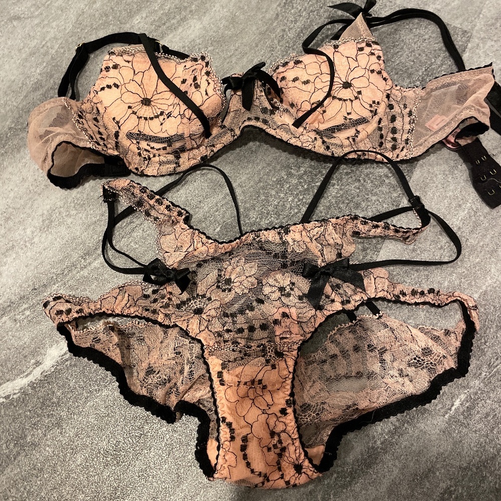 COPY - Agent Provocateur stunning bra and panties